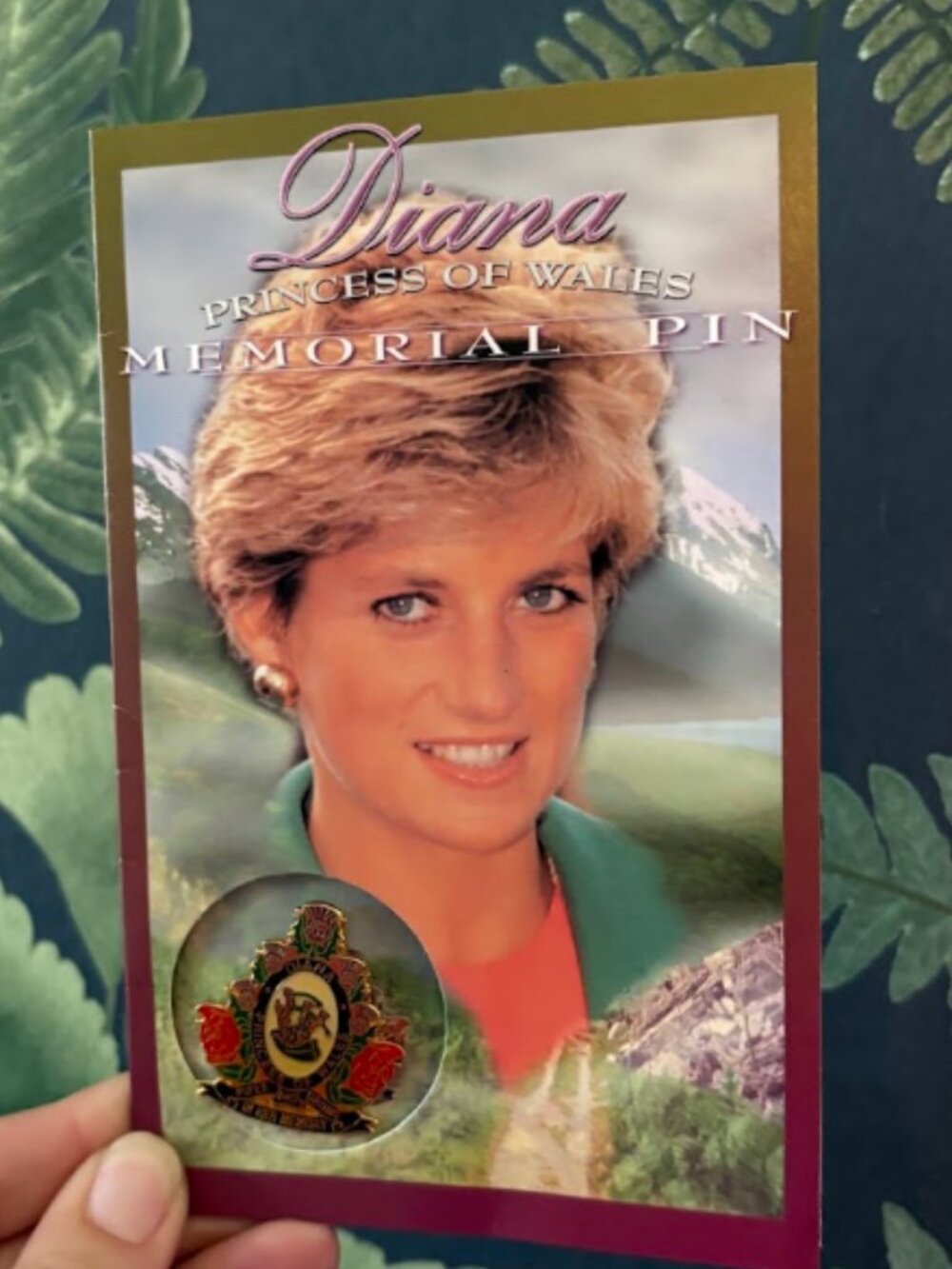 Vintage 1998 Diana Princess of Wales Memorial Pin Card Set